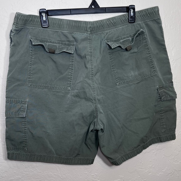 CROFT & BARROW 100% COTTON OLIVE GREEN CARGO SHORTS SIZE 42 - Picture 7 of 13